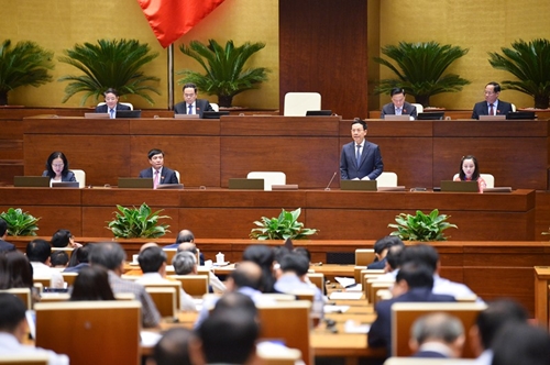 Bộ trưởng Nguyễn Mạnh Hùng: Sẽ cân nhắc tăng mức xử phạt với các tin giả, tin xấu độc trên mạng